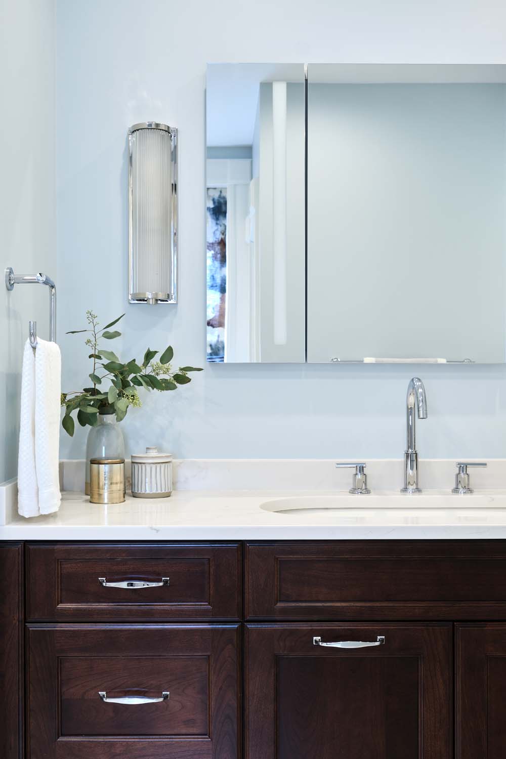 <div><a class="lk-pinterest" href="https://pinterest.com/pin/create/button/?url=https://www.leekimball.com/wp-content/uploads/2024/08/13-Brookline-Master-Bathroom-38.jpg" rel="nofollow noopener noreferrer" target="_blank">Pinterest</a></div>
<div><a class="lk-email" href="mailto:?subject=Brookline Master Bathroom&body=https://www.leekimball.com/portfolio2/primary-bath-redefined/" target="_blank" rel="noopener">Email</a></div>
<div><a class="lk-copy">Link</a></div>
