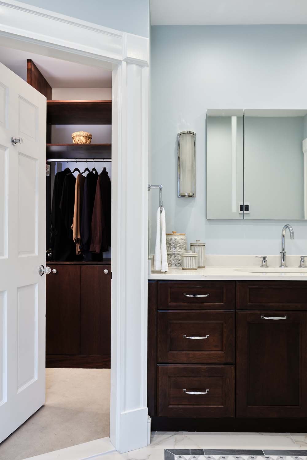 <div><a class="lk-pinterest" href="https://pinterest.com/pin/create/button/?url=https://www.leekimball.com/wp-content/uploads/2024/08/13-Brookline-Master-Bathroom-48.jpg" rel="nofollow noopener noreferrer" target="_blank">Pinterest</a></div>
<div><a class="lk-email" href="mailto:?subject=Brookline Master Bathroom&body=https://www.leekimball.com/portfolio2/primary-bath-redefined/" target="_blank" rel="noopener">Email</a></div>
<div><a class="lk-copy">Link</a></div>
